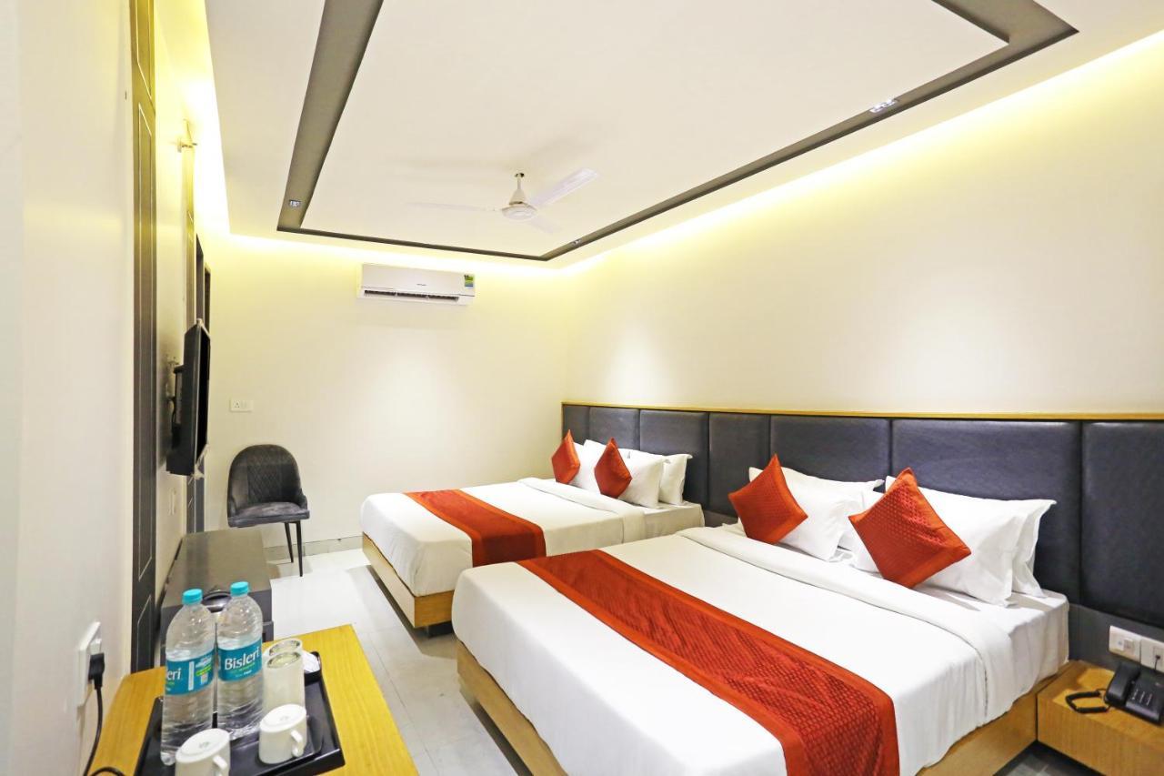 Hotel Apple Villa - Near Delhi Airport With Free Airport Transsfer Нью-Делі Екстер'єр фото