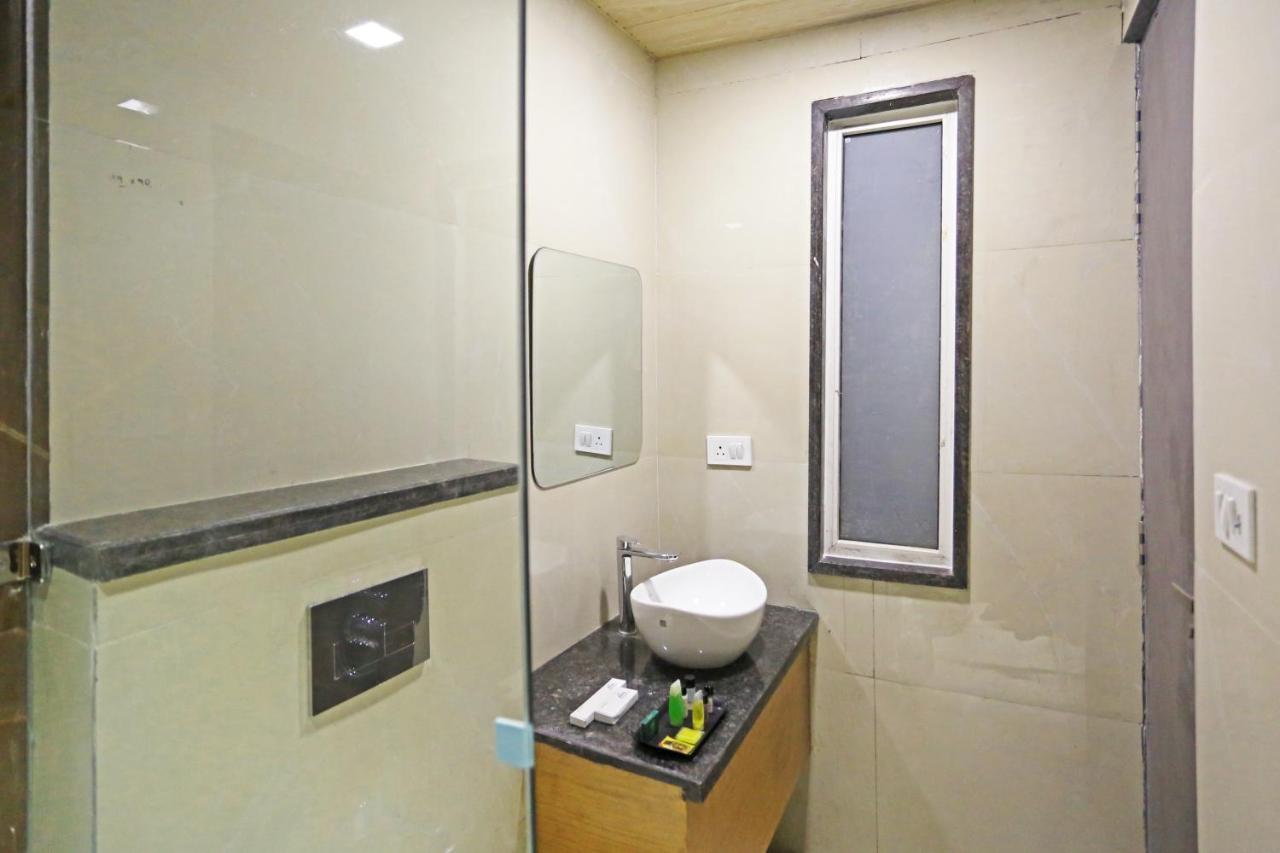 Hotel Apple Villa - Near Delhi Airport With Free Airport Transsfer Нью-Делі Екстер'єр фото