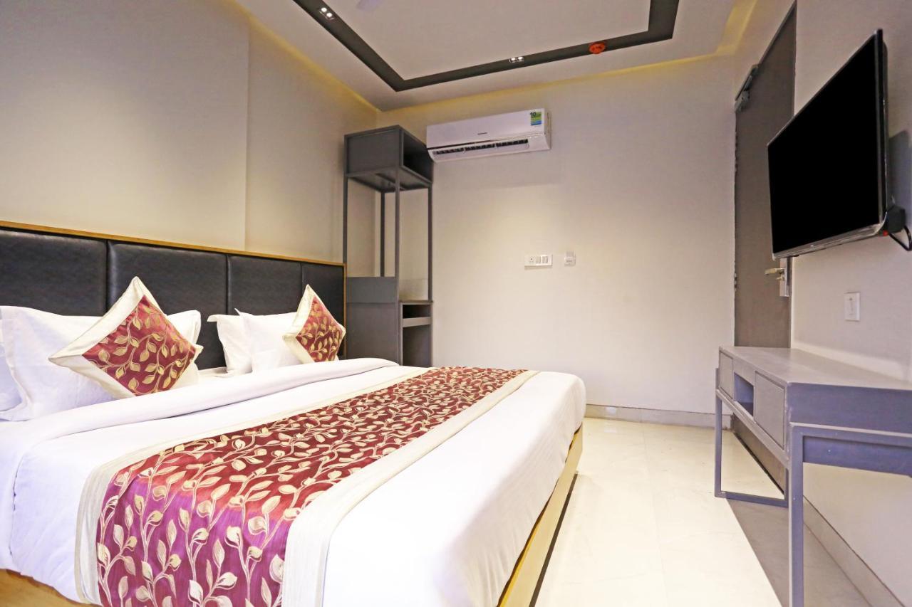 Hotel Apple Villa - Near Delhi Airport With Free Airport Transsfer Нью-Делі Екстер'єр фото