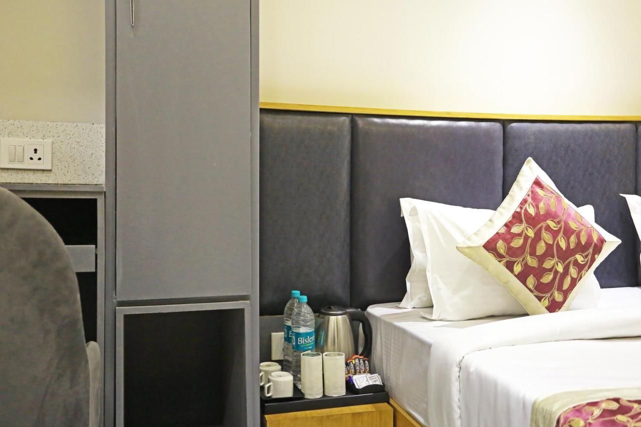 Hotel Apple Villa - Near Delhi Airport With Free Airport Transsfer Нью-Делі Екстер'єр фото