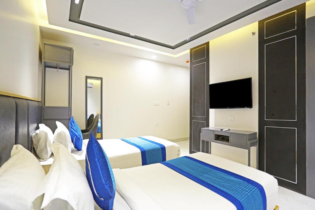 Hotel Apple Villa - Near Delhi Airport With Free Airport Transsfer Нью-Делі Екстер'єр фото