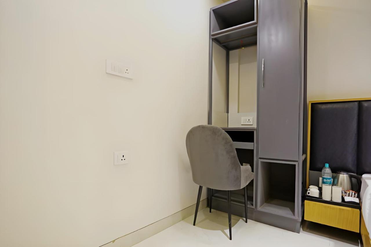Hotel Apple Villa - Near Delhi Airport With Free Airport Transsfer Нью-Делі Екстер'єр фото