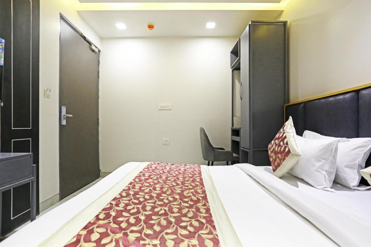 Hotel Apple Villa - Near Delhi Airport With Free Airport Transsfer Нью-Делі Екстер'єр фото