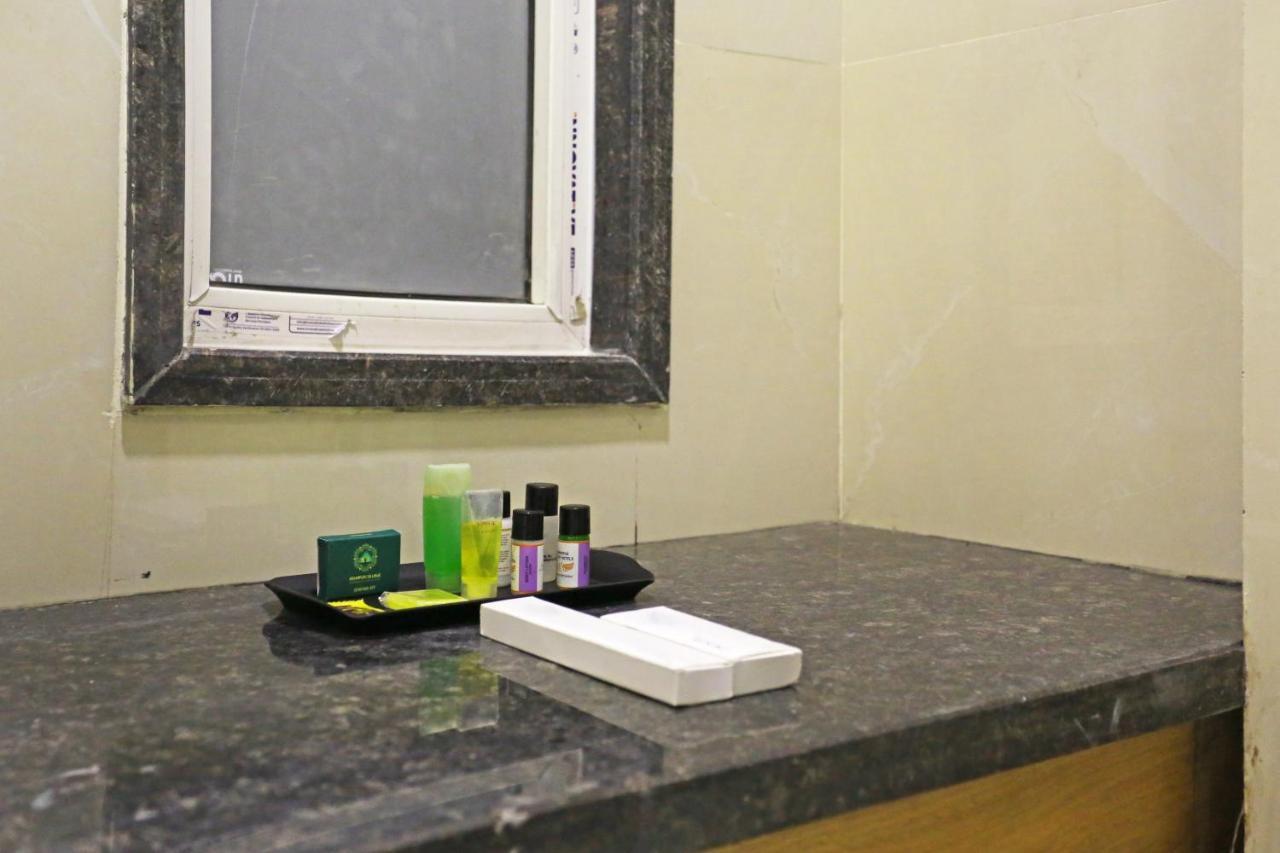 Hotel Apple Villa - Near Delhi Airport With Free Airport Transsfer Нью-Делі Екстер'єр фото