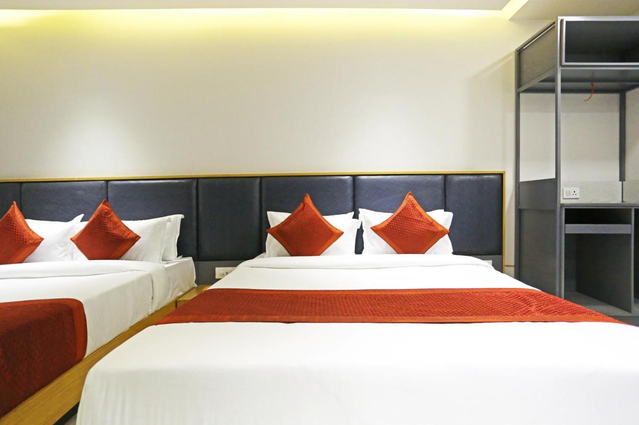 Hotel Apple Villa - Near Delhi Airport With Free Airport Transsfer Нью-Делі Екстер'єр фото