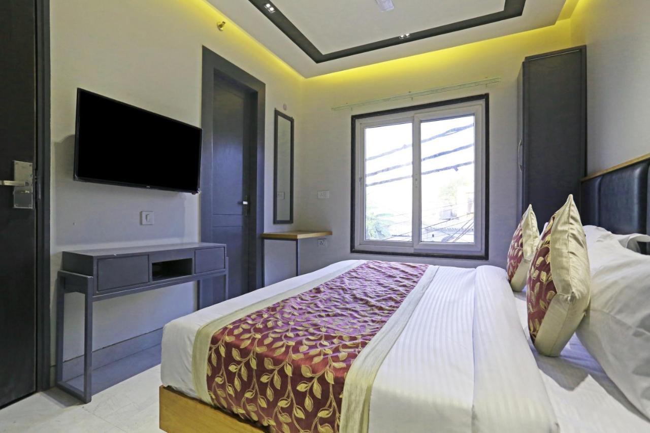 Hotel Apple Villa - Near Delhi Airport With Free Airport Transsfer Нью-Делі Екстер'єр фото