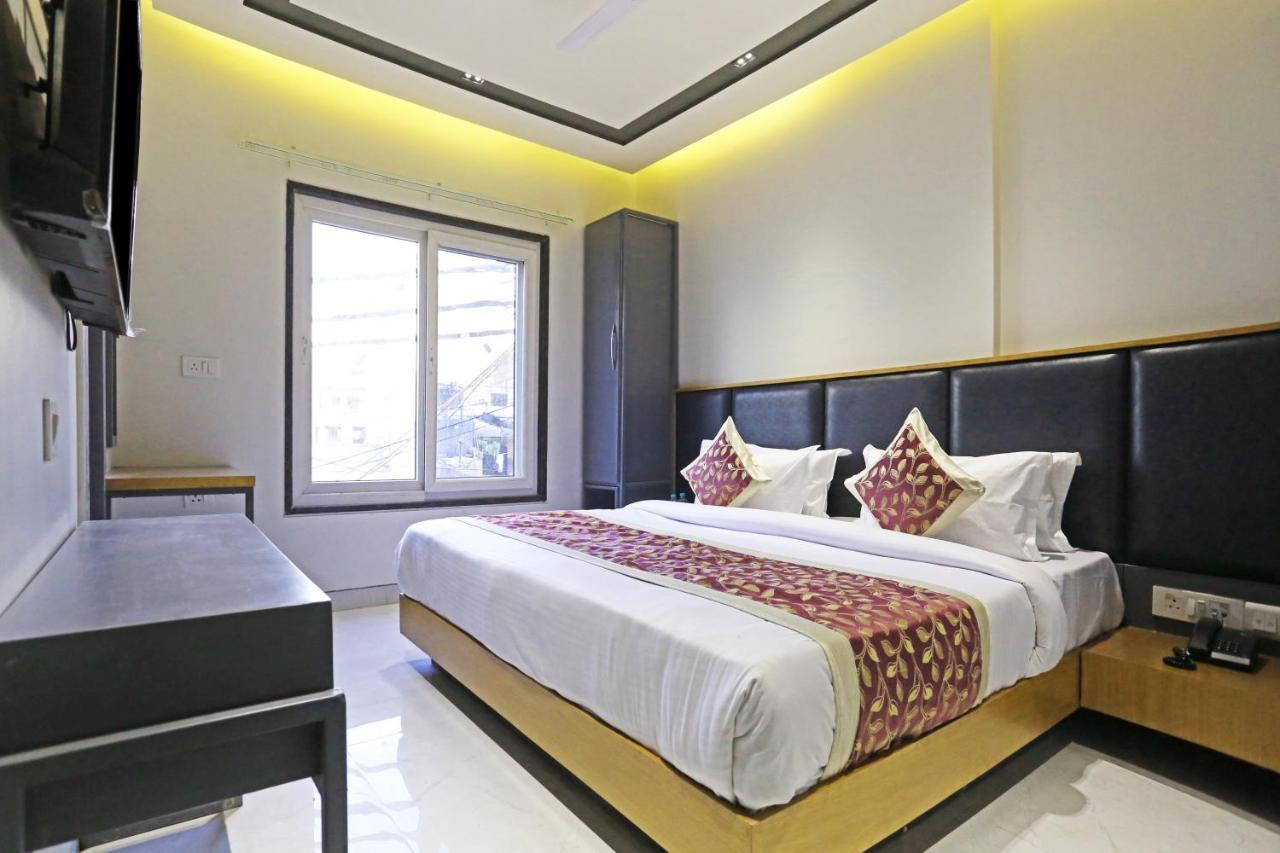 Hotel Apple Villa - Near Delhi Airport With Free Airport Transsfer Нью-Делі Екстер'єр фото